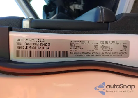 2023 Jeep Grand Cherokee Limited 4X4 z USA, uszkodzony, nr VIN 1C4RJHBG7PC643306